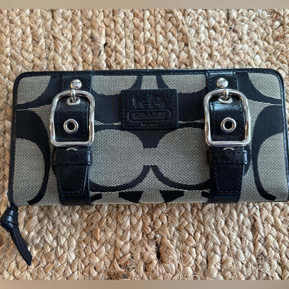 COACH STYLE‎ # F50871 Printed signature fabric with leather trim 12 credit card - Picture 1 of 7